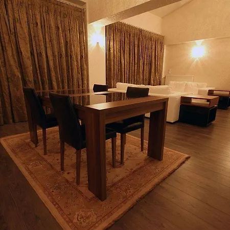 Samarina Resort فندق